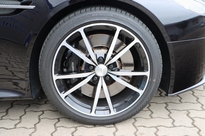 26964200l - Aston Martin V8 Vantage S Roadster, Fahrgestellnummer: SCFEKBEL1FGD19555, EZ 04/2015, 2. ...