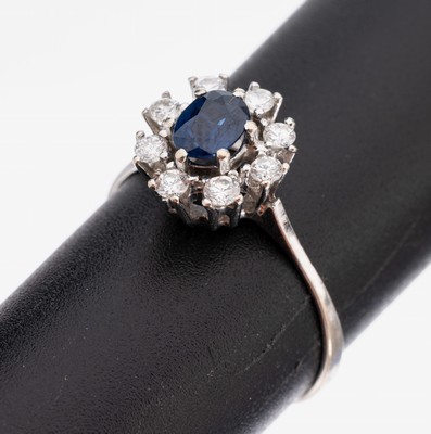 Image 14 kt Gold Saphir-Brillant-Ring, WG 585/000, mittig erhaben gefasster Saphir ca. 0.45 ...