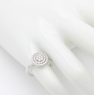 26964214a - Ring mit Brillanten, WG 585/000, runder Ringkopf bes. m. Brill. zus. ca. 0.40 ct ...