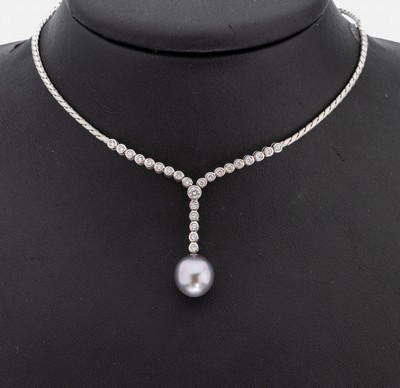 Image 26964230 - 18 kt Gold Brillant-Perl-Collier, WG 750/000, part. sat., Mittelteil mit 24 Brillanten ...