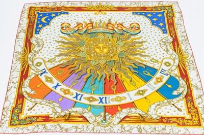 Image 26964254 - HERMES Carree, 100 % Seide, Modell Carpe Diem, cremefarb. Grund mit Sonnenuhr und ...