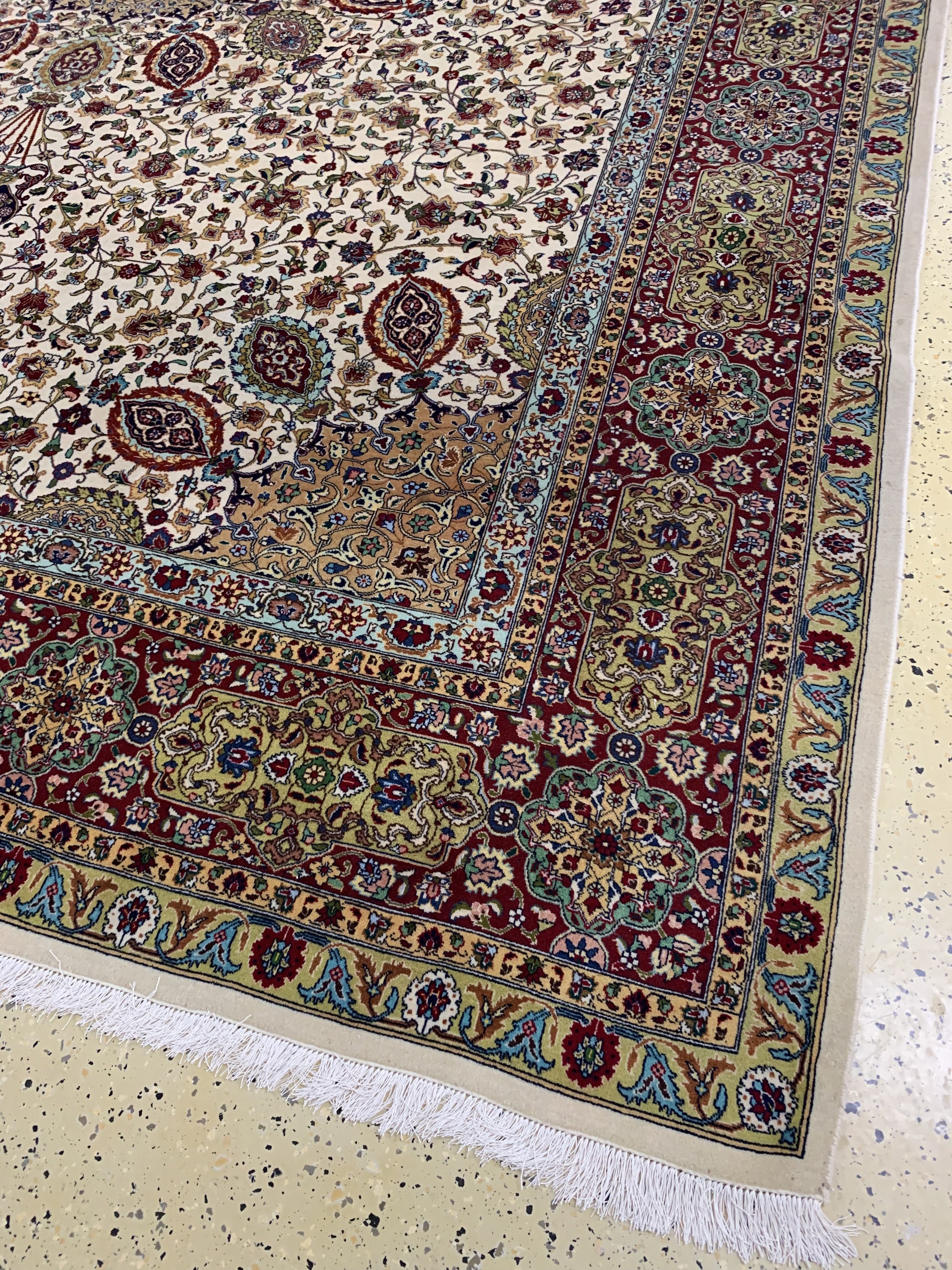 Detail a: Täbriz fein(50 Raj), Persien, signiert(Torabi), Mitte 20.Jhd, Korkwolle auf Baumwolle, ca. 382 x 298 cm, ca. 500.000 Kn/qm, Reinigungsbedürftig, ...