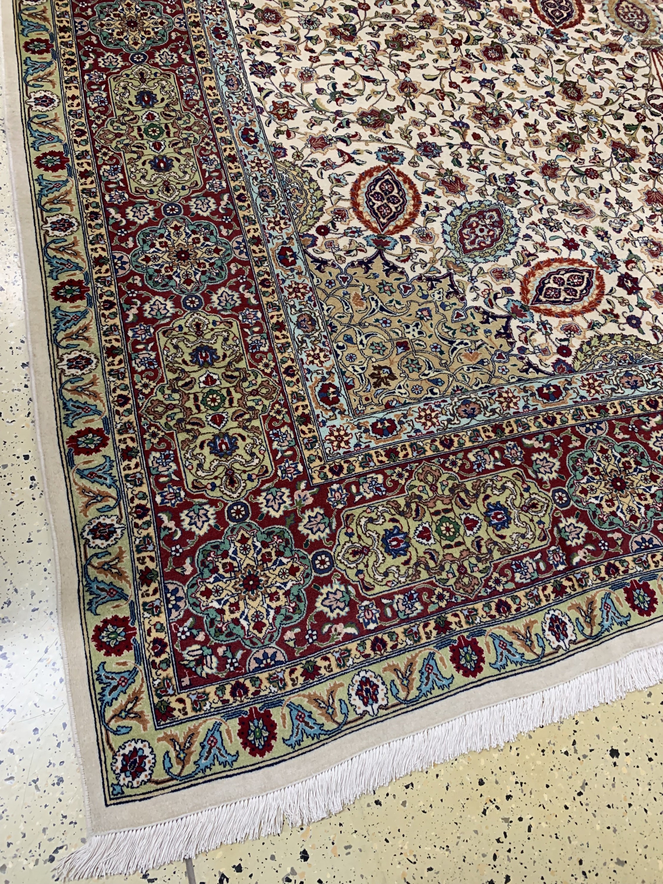 Detail c: Täbriz fein(50 Raj), Persien, signiert(Torabi), Mitte 20.Jhd, Korkwolle auf Baumwolle, ca. 382 x 298 cm, ca. 500.000 Kn/qm, Reinigungsbedürftig, ...