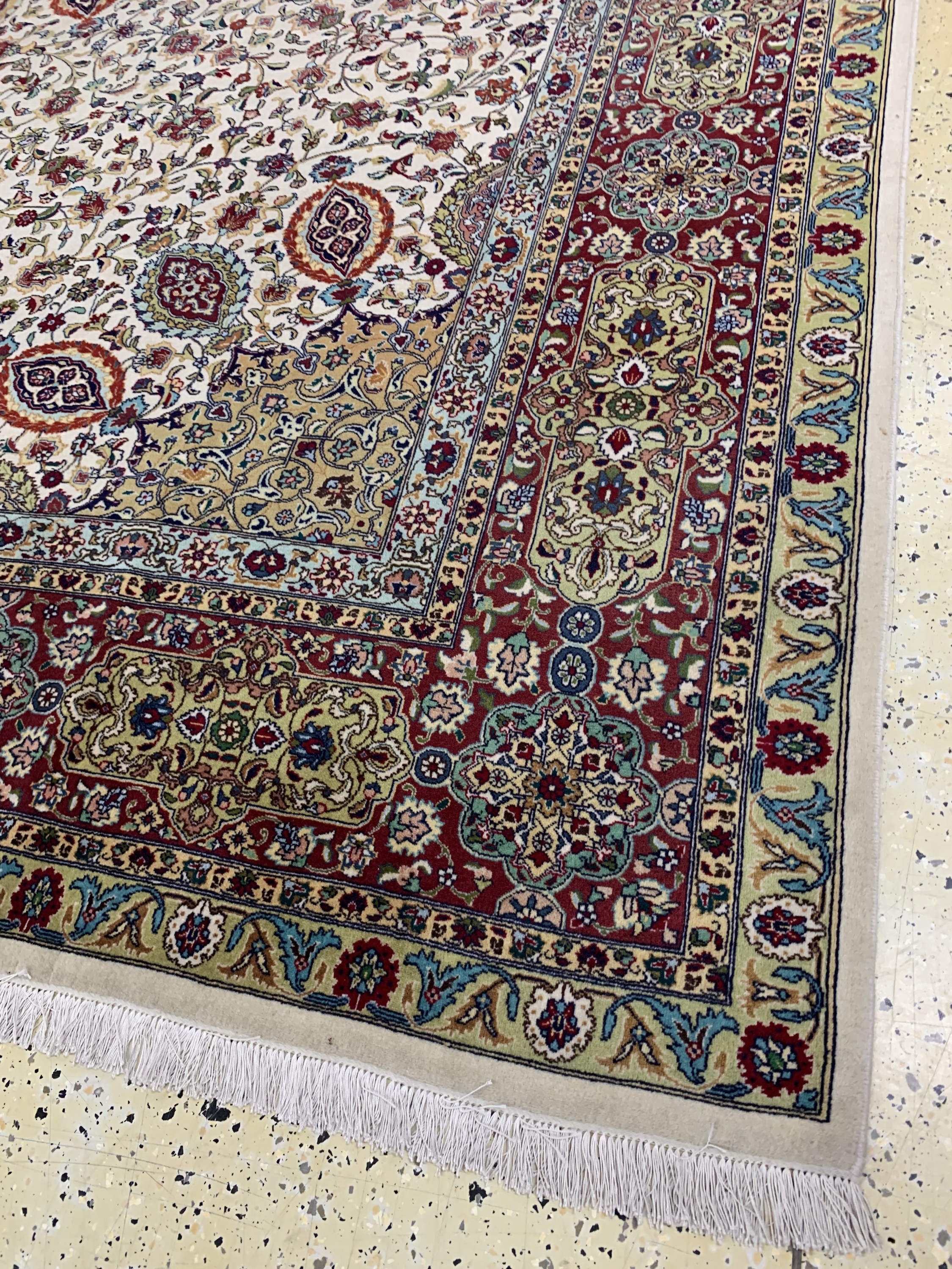 Detail e: Täbriz fein(50 Raj), Persien, signiert(Torabi), Mitte 20.Jhd, Korkwolle auf Baumwolle, ca. 382 x 298 cm, ca. 500.000 Kn/qm, Reinigungsbedürftig, ...