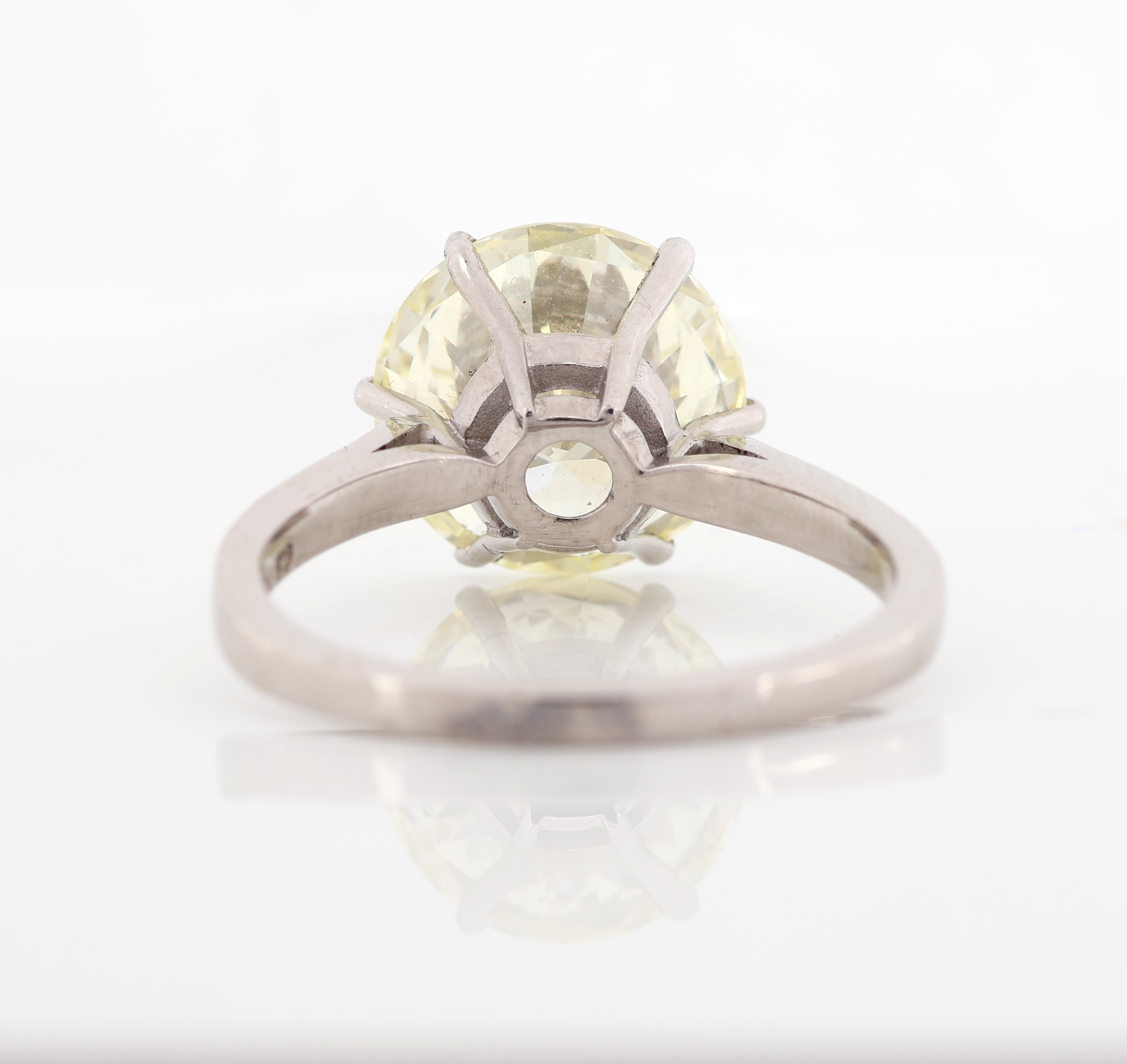 Detail b: 18 kt Gold Brillant-Ring, WG 750/000, Brillant 6.21 ct get.-light yellow (S-Z)/vvs2,Proportionen gut, Symmetrie und Politur sehr gut, Fluoreszenz ...