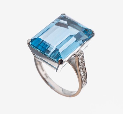Image 18 kt Gold Aquamarin-Brillant-Ring, WG 750/000, facett. Aquamarin von hochfeiner Farbe ...