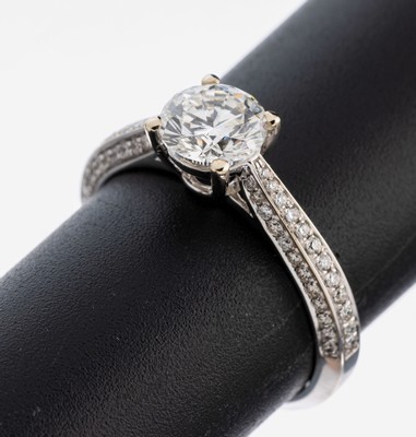 Image 26964320 - 18 kt Gold Brillant-Ring, WG 750/000, mittig ein Brillant ca. 1.15 ct feines Weiß ...