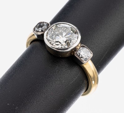 Image 26964341 - 18 kt Gold Diamant-Ring, GG 750/000 und Platin, Ringkopf um 1890-1910, mittig ein ...