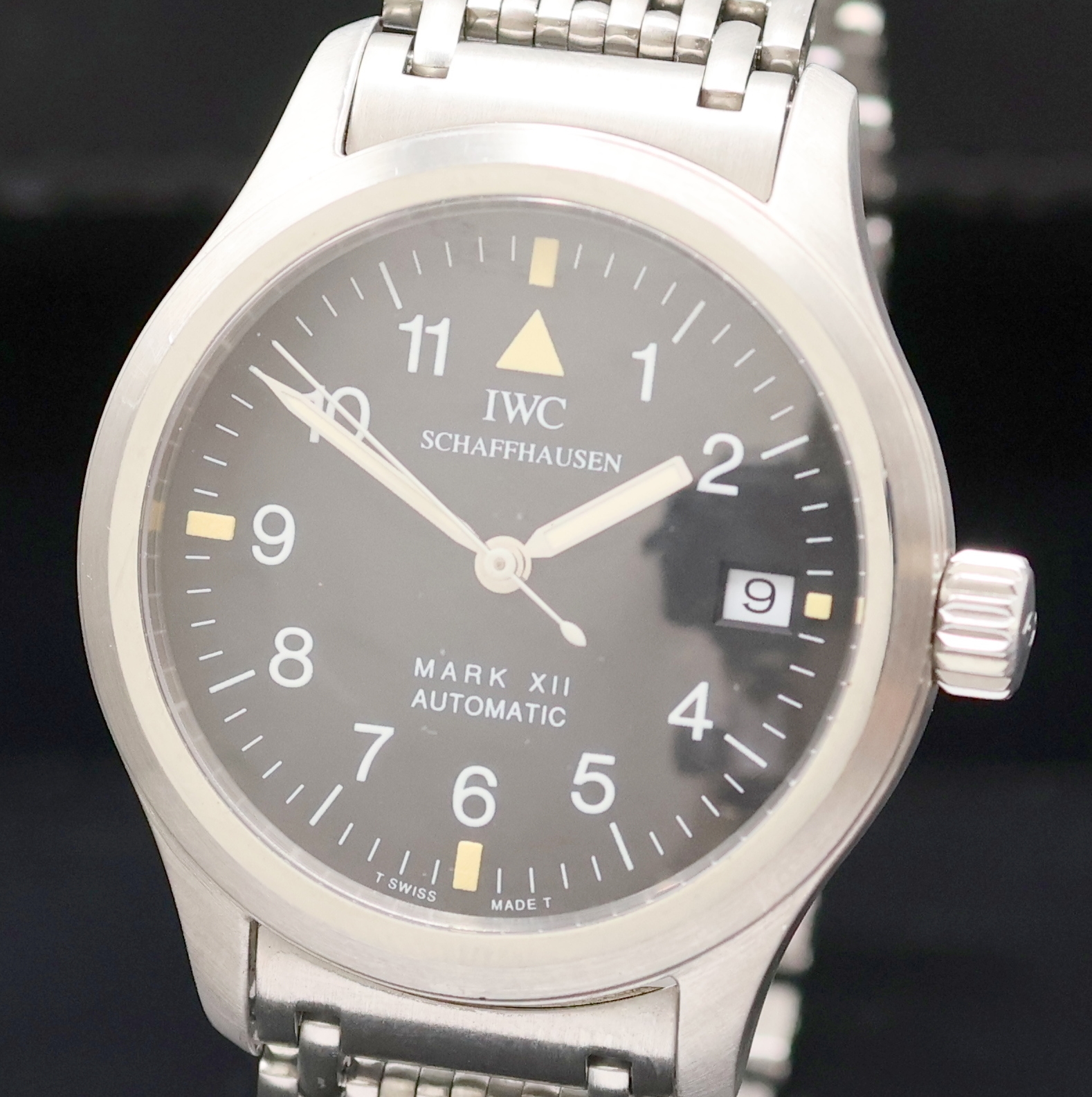 Detail a: IWC "Die Fliegeruhr" Mark XII Referenz 3240,Automatik, Schweiz um 1995, Edelstahlgeh. inkl. Gliederband m. dopp. Faltschl., Boden und Krone ...