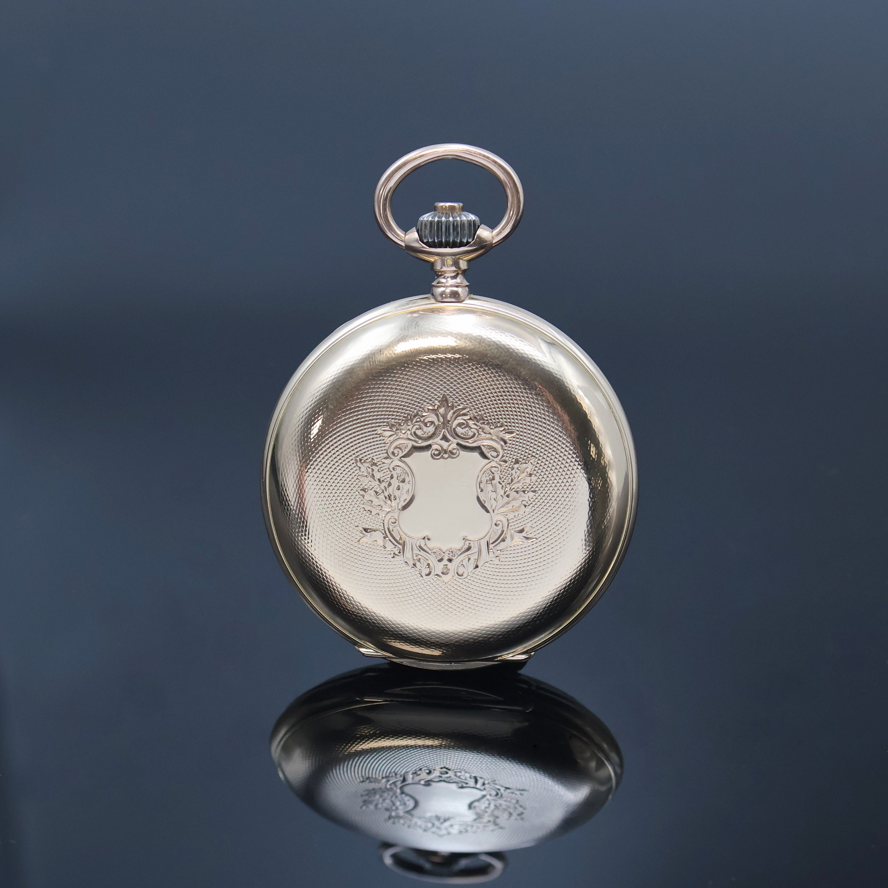 Detail b: IWC Savonette Herrentaschenuhr in RG 585/000, Schweiz laut beil. Kopie vom Stammbuchauszug verkauft um 1892, guill. 3- Deckel Goldgeh., Sprungdeckel ...