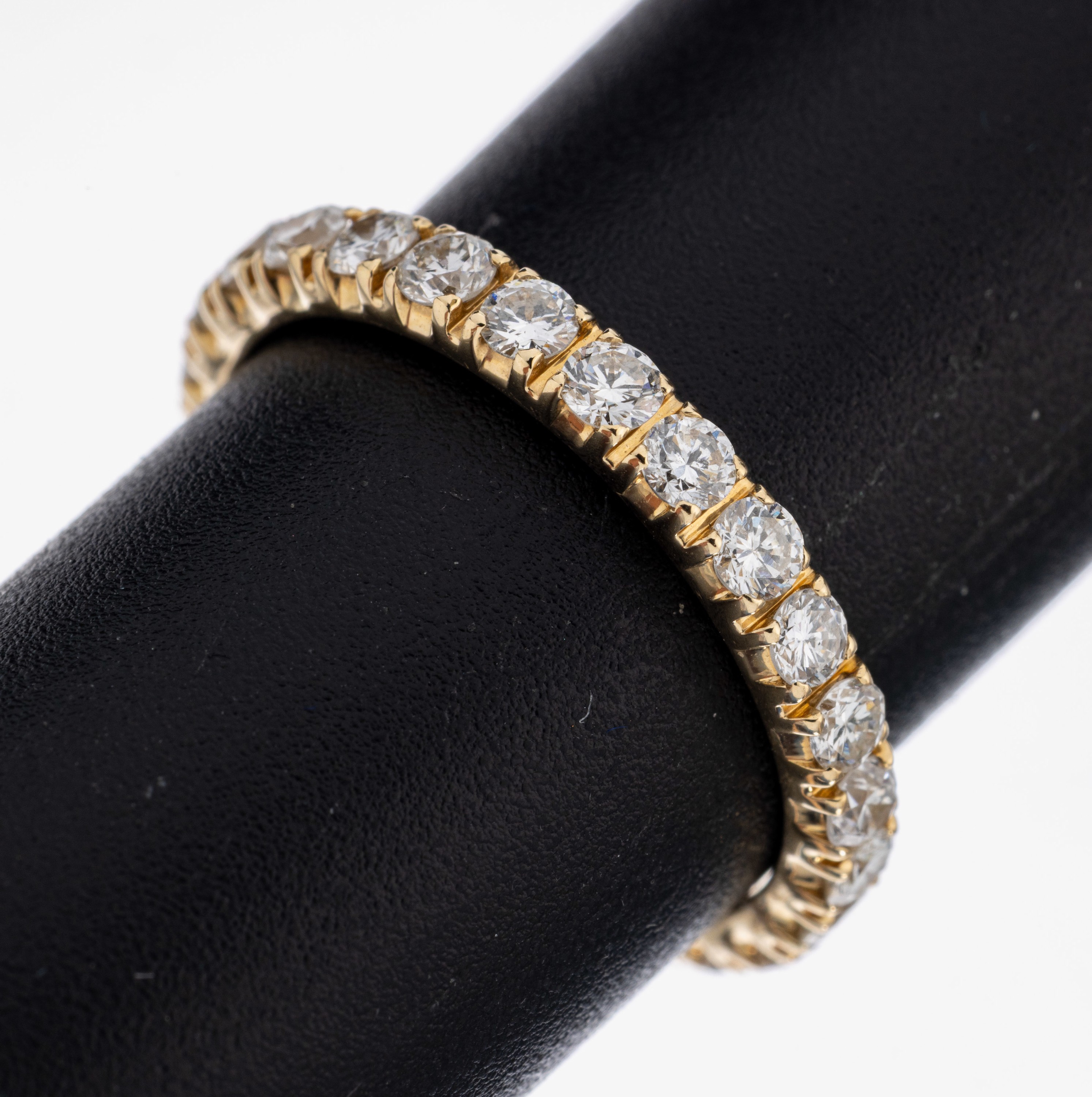 Image 26964786 - 14 kt Gold Brillant-Memoryring, GG 585/000,26 Brillanten zus. ca. 1.33 ct (grav.) ...