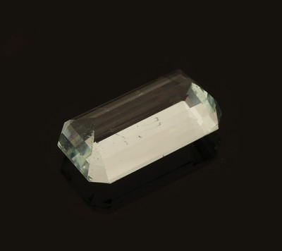 26964741b - Loser Aquamarin, ca. 29.5 ct, Treppenschliff, Kratzer auf Tafel