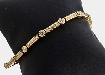 Image 26964742 - 18 kt Gold Brillant-Armband, GG 750/000, 66Brillanten zus. ca. 4.00 ct feines ...