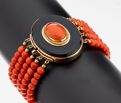 Image 26964770 - Korallen-Armband mit 14 kt Gold Onyx-Korallen-Schließe, GG 585/000, 5-rhg. ...