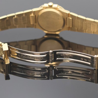 26964775c - PATEK PHILIPPE feine Damenarmbanduhr Modellserie Nautilus in GG 750/000 Referenz 4700/1, ...