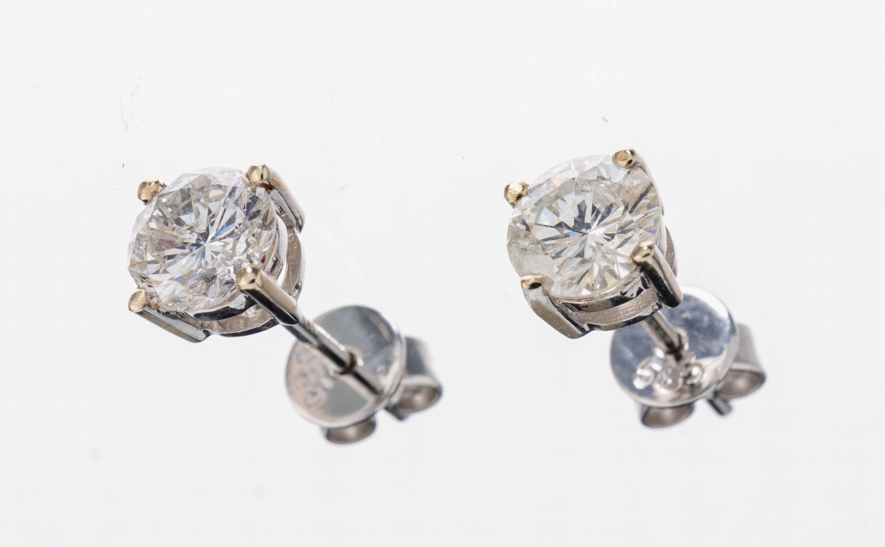 Image 26964848 - Paar 14 kt Gold Brillant-Ohrstecker, WG 585/000, 2 Brillanten zus. ca. 1.05 ct Weiß/p, ...