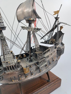 26964814i - Modellschiff, Italien, 20. Jh., 800er Silber, Modell des Dreimasters Peter Pan, ca. 580g ...