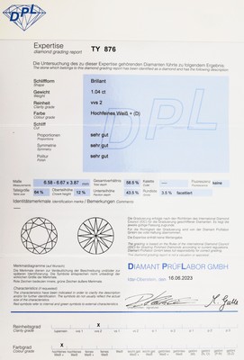 26964898a - 18 kt Gold Brillant-Ring, WG 750/000, mittig Brillant ca. 1.04 ct hochfeines Weiß ...
