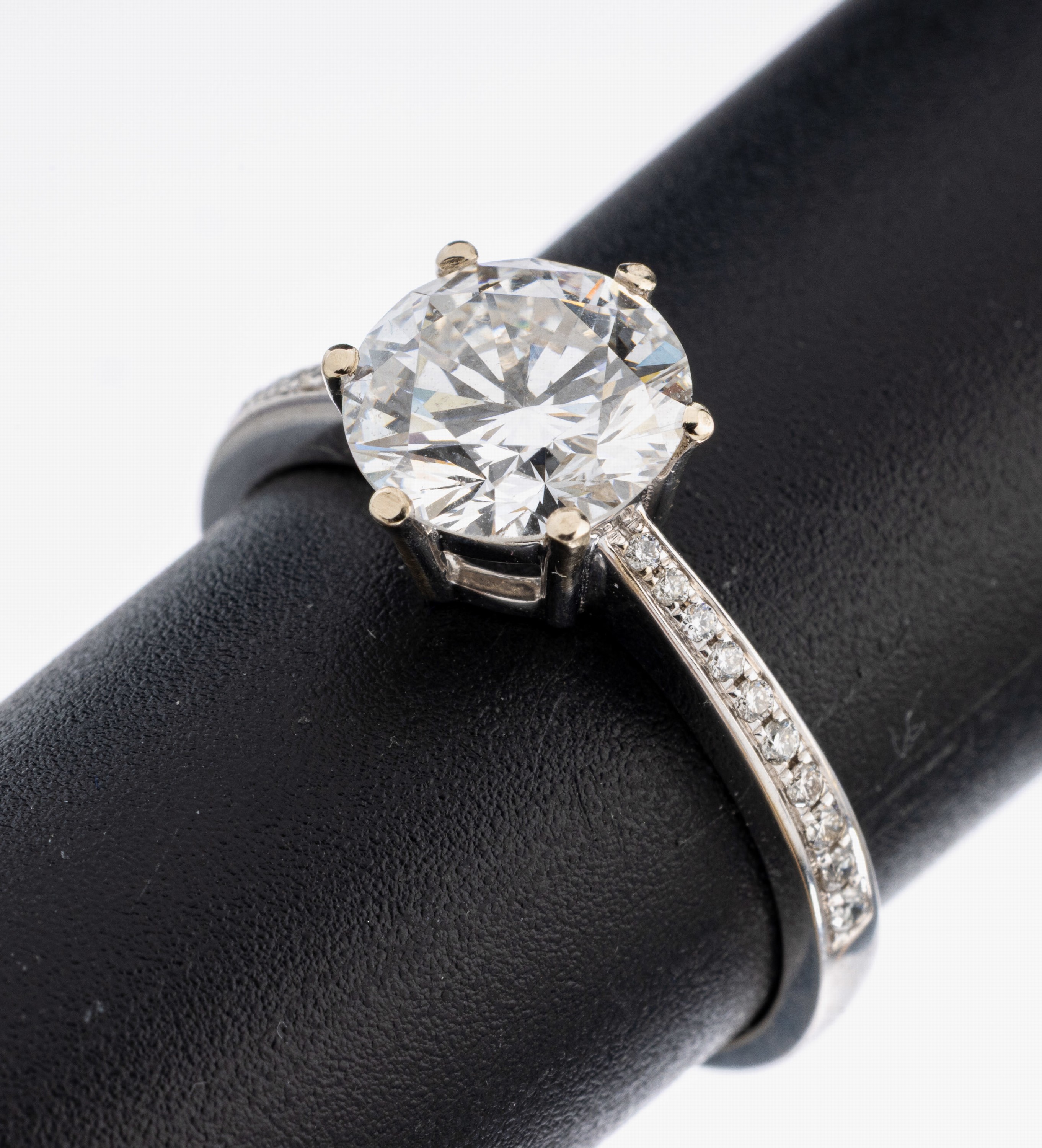 Image 26964930 - 18 kt Gold Brillant-Ring, WG 750/000, Brillant ca. 2.02 ct hochfeines Weiß(E)/vs1, ...