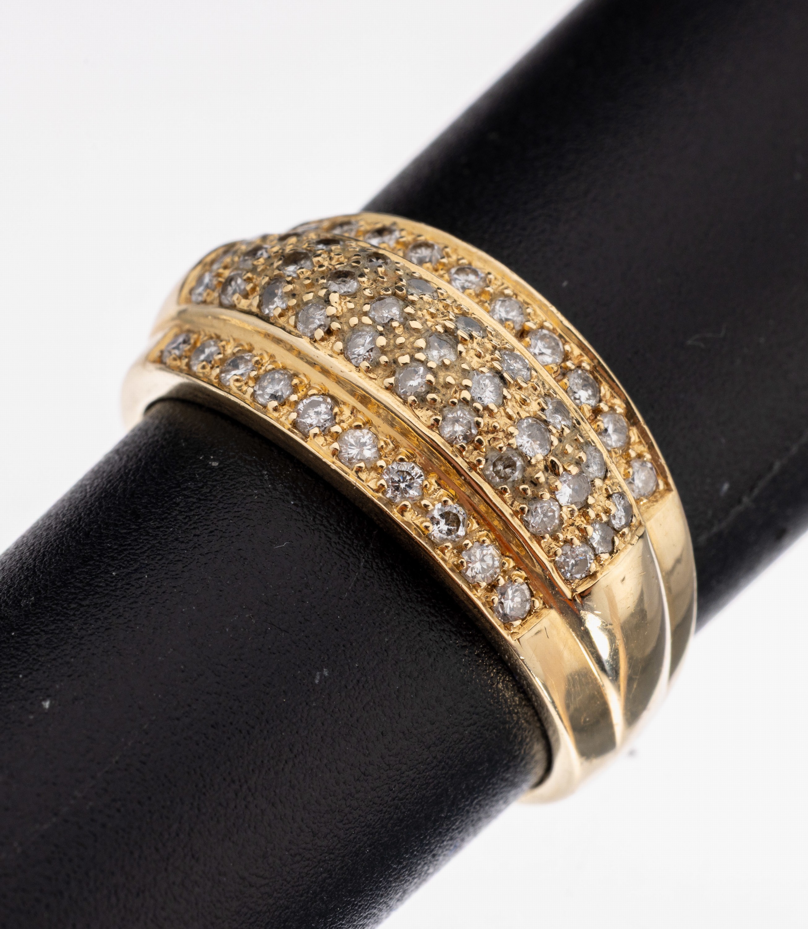 14 kt Gold Brillant-Ring, GG 585/000, 50 Brillanten zus. ca. 0.25 ct Weiß/p, ca. 4.7 g,RW 55.5