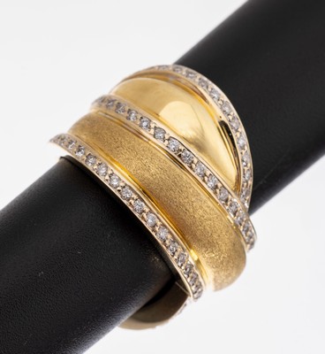 Image 26965073 - Massiver 18 kt Gold Brillant-Ring, GG 750/000, teilsat., teilpol., umlaufend Brillanten ...