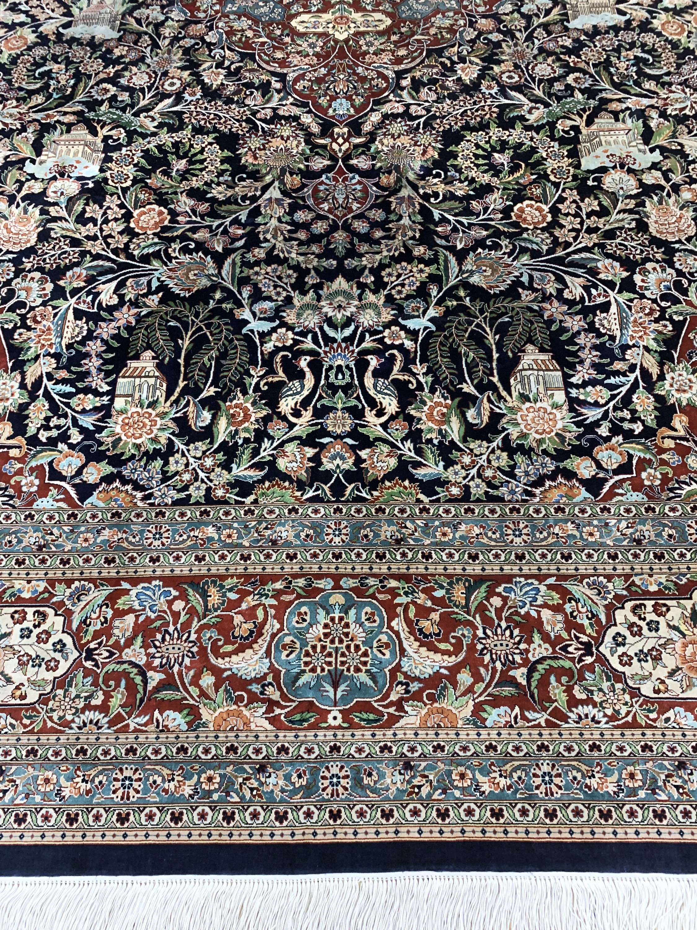 Detail b: Hereke Seide fein, China, Mitte 20.Jhd, reine Naturseide, ca. 352 x 262 cm, Reinigungsbedürftig, EHZ: 1-2