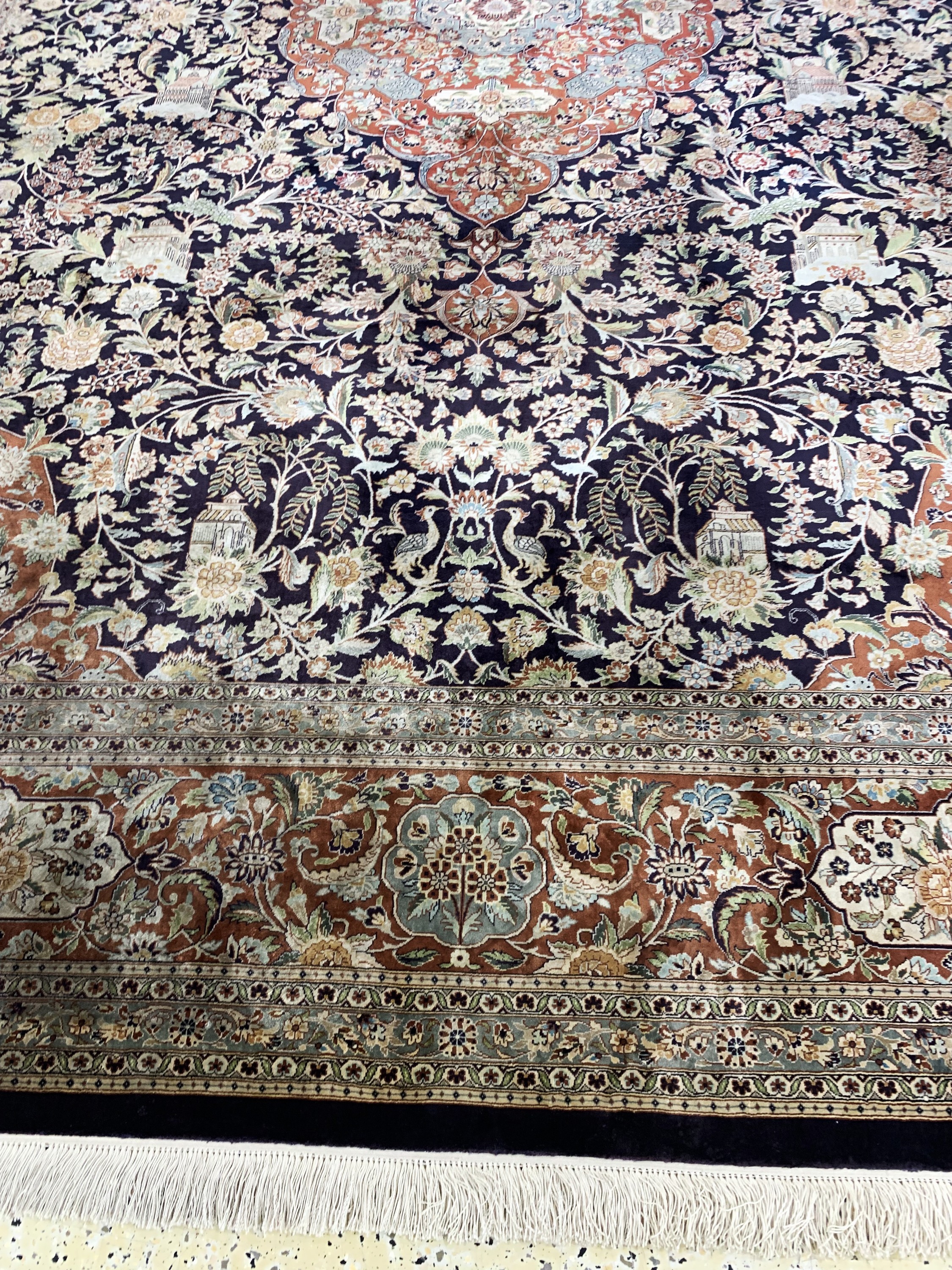 Detail f: Hereke Seide fein, China, Mitte 20.Jhd, reine Naturseide, ca. 352 x 262 cm, Reinigungsbedürftig, EHZ: 1-2