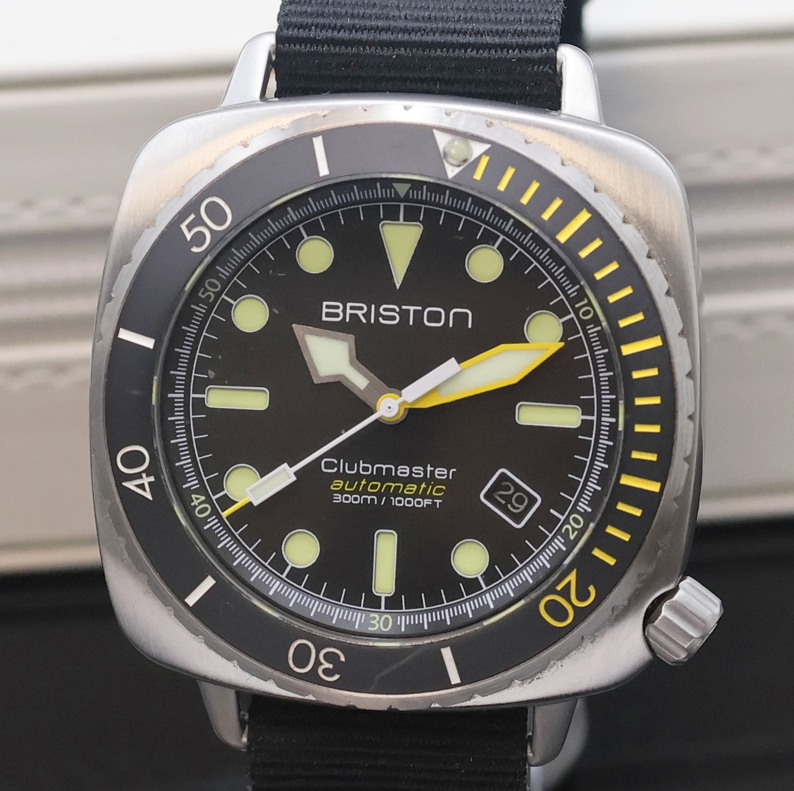 Detail a: BRISTON Clubmaster Diver Herrenarmbanduhr Referenz 20644.S.DP.34.RB, Frankreich/Schweiz, Design um 2020, Automatik, massives Stahlgeh. inkl. ...