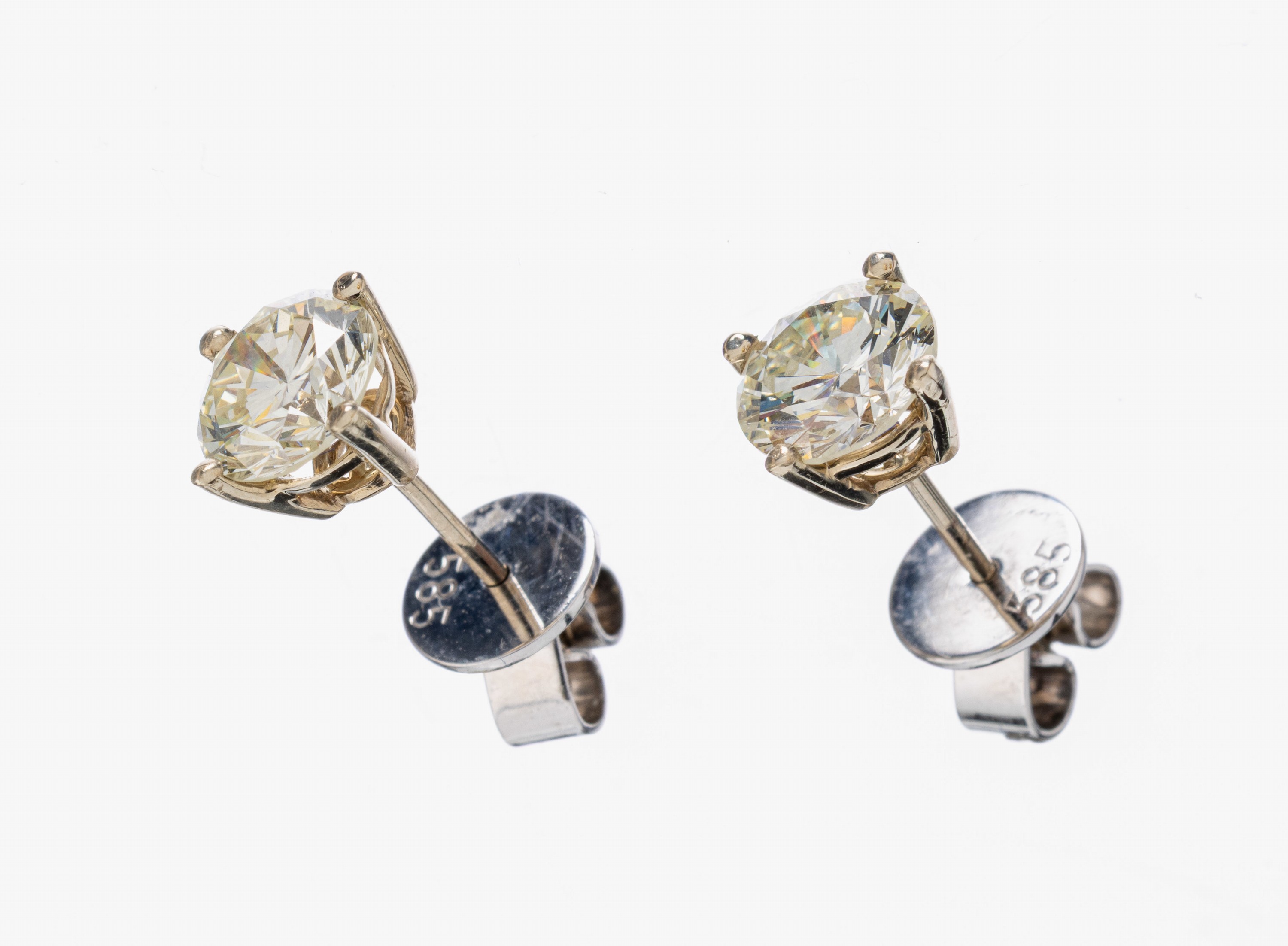 Image 26965318 - Paar 14 kt Gold Brillant-Ohrstecker, WG 585/000, 2 Brillanten zus. ca. 2.04 ct get. ...