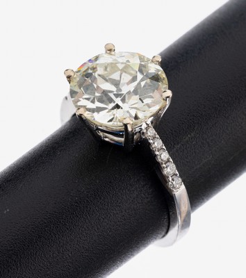 Image 18 kt Gold Diamant-Ring, WG 750/000, mittigAltschliffdiamant ca. 4.61 ct get.Weiß- ...