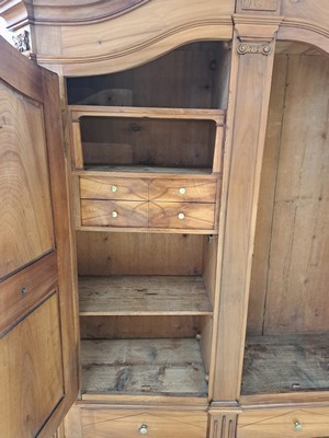 26965439c - Bodenseeschrank, wohl Bregrenzerwald, um 1830, Kirschbaum massiv, zweitürig, ...