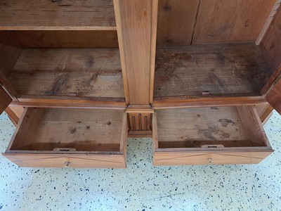 26965439g - Bodenseeschrank, wohl Bregrenzerwald, um 1830, Kirschbaum massiv, zweitürig, ...