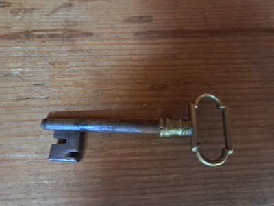 26965439i - Bodenseeschrank, wohl Bregrenzerwald, um 1830, Kirschbaum massiv, zweitürig, ...