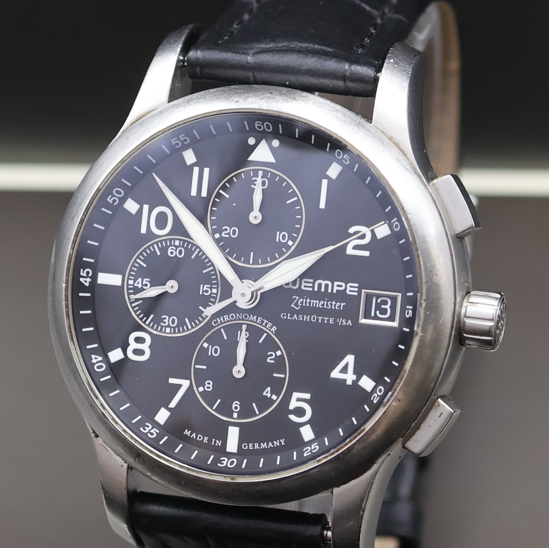 Detail a: WEMPE Zeitmeister Chronograph Fliegeruhr XXL, Automatik, Edelstahlgeh. inkl. Lederband m. orig. Faltschl., Boden m. Darst. Sternwarte 6-fach ...