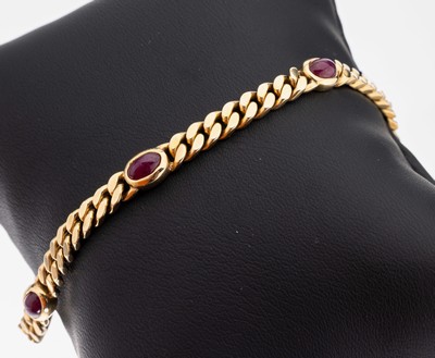 Image 26965658 - 14 kt Gold Rubin-Armband, GG 585/000, 5 ovale Rubin-Cabochons, L. ca. 19.5 cm, ...