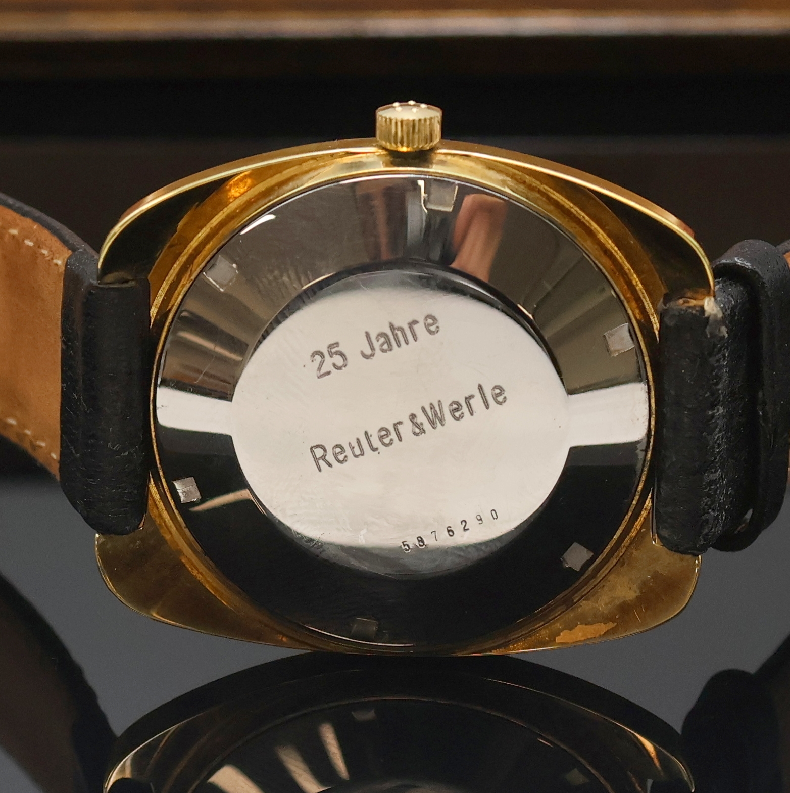 Detail d: ETERNA-MATIC Referenz 448T nahezu neuwertige vergoldete Armbanduhr im original Etui, Schweiz um 1970, Automatik, 2-tlg. Geh., Stahlboden m. ...