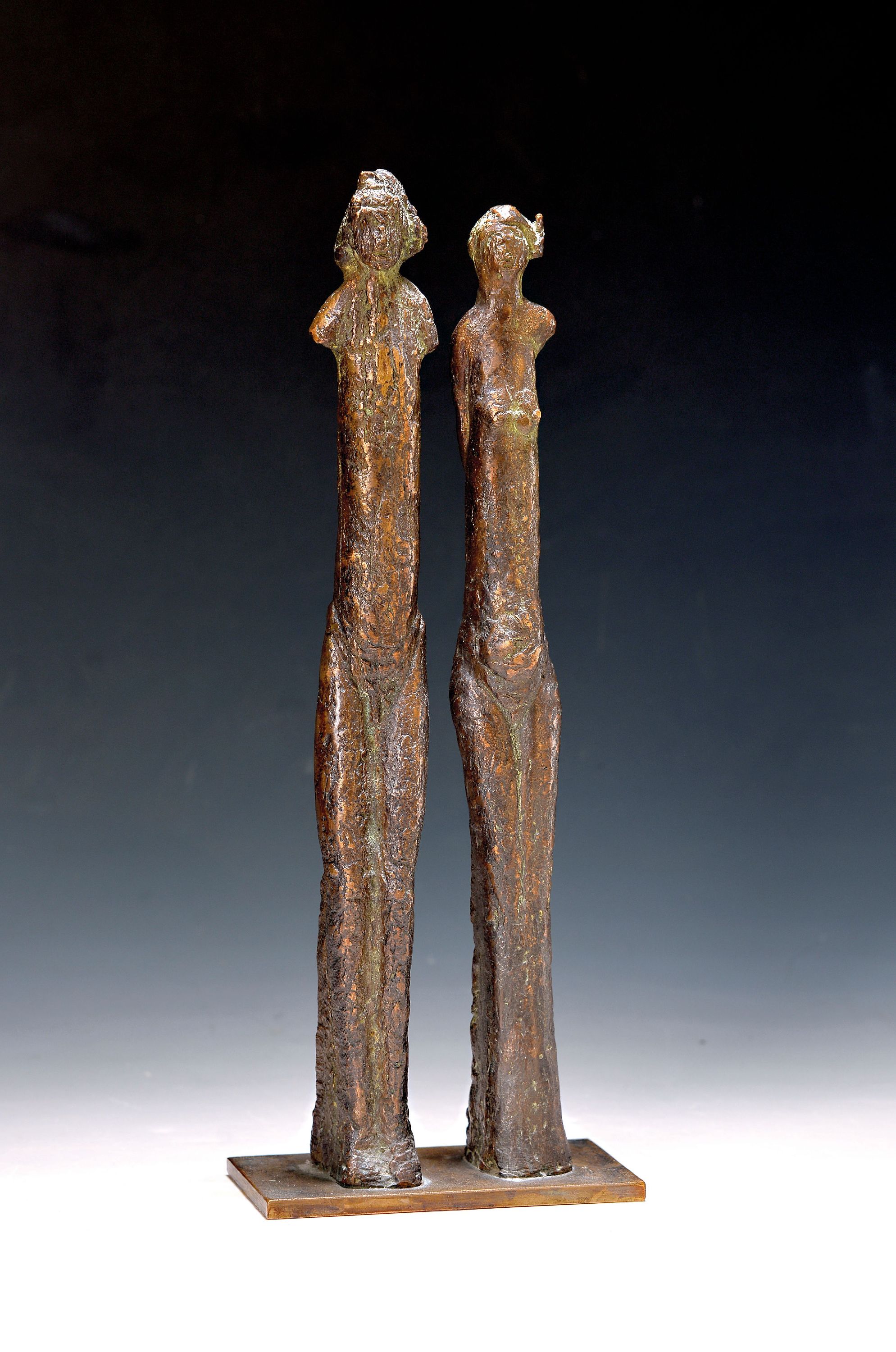 Image 26965734 - Unbekannter Bildhauer, Bronzefigur, 2. Hälfte 20. Jh., stehendes Paar auf rechteckigem ...