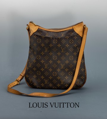 Image 26965713 - LOUIS VUITTON Handtasche, "Odeon MM", sogen. Crossover-Bag, Monogramm Canvas, ...