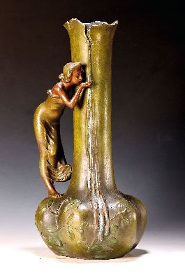 Image 26965733 - Große Jugendstilvase, Frankreich, A. de Raudery, Mistelzweigdekor, junge Frau ...