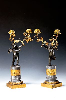 Image 26965743 - Paar Bronzeleuchter, Frankreich, um 1770/80, Amoretten mit Rosen, je zwei Brennstellen, ...