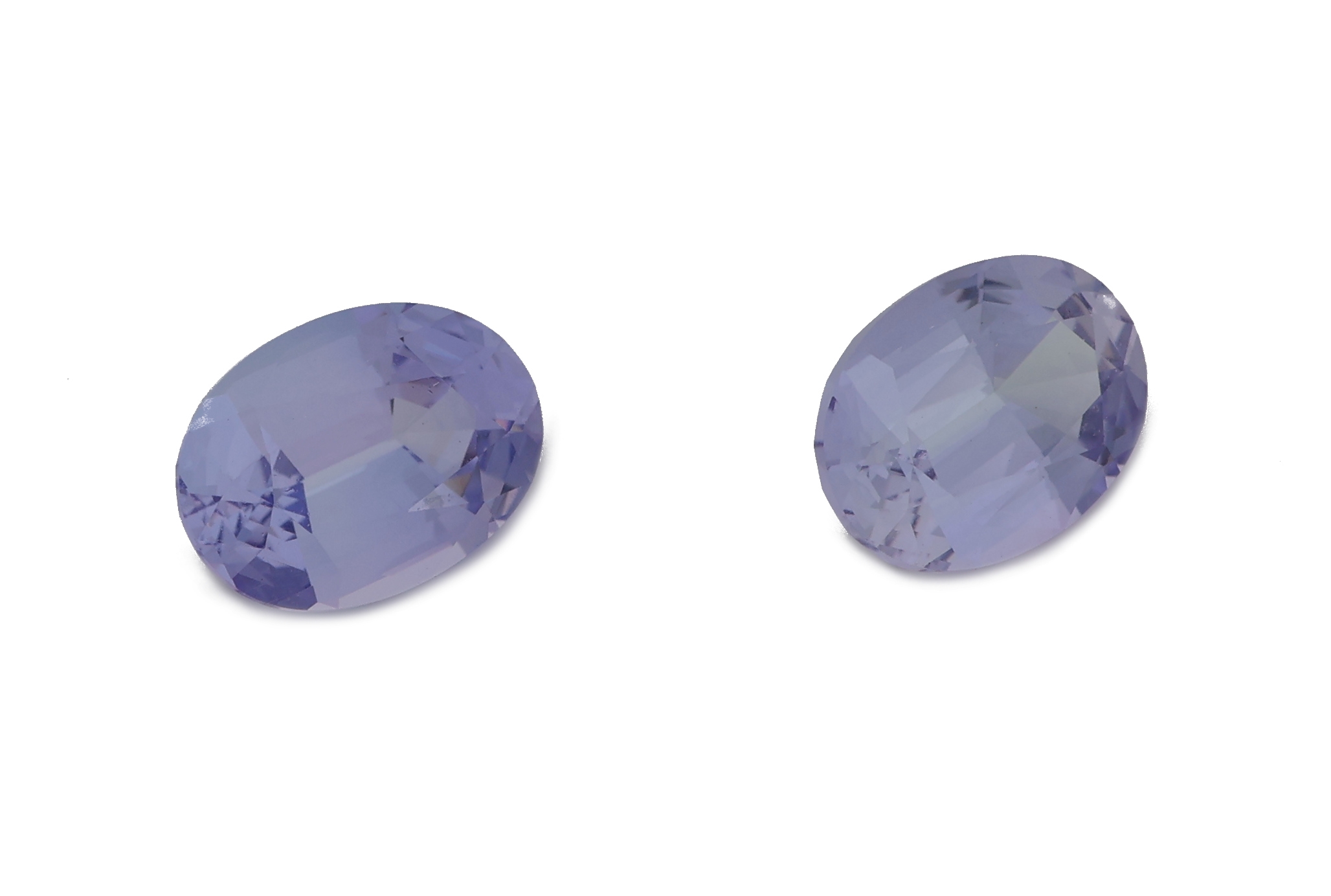 Detail a: Tansanit-Paar, ovalfacett. zus. ca. 2.05 ct