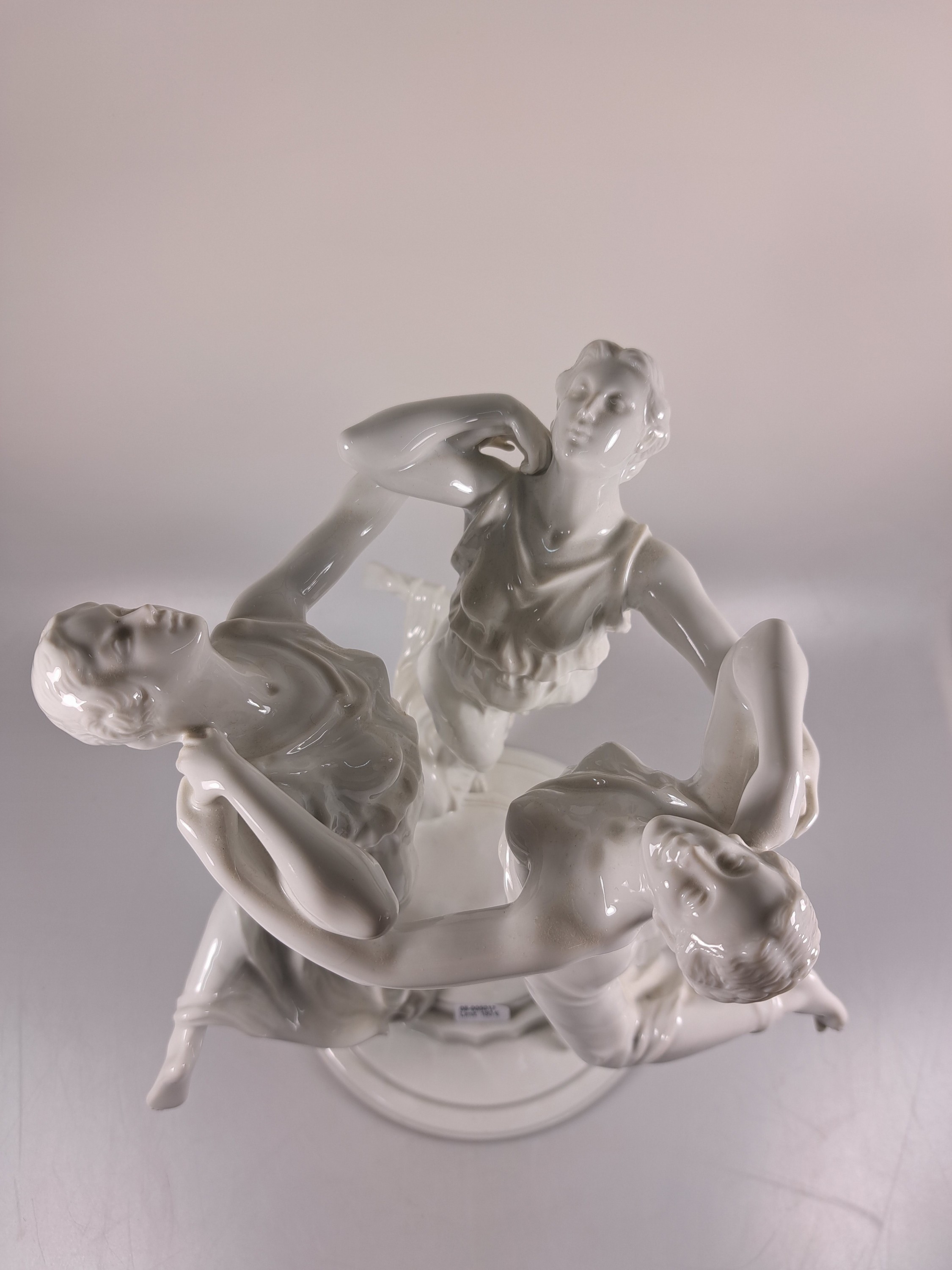 Detail c: Porzellangruppe/-Figur, Rosenthal, "Festreigen", Entwurf Karl Himmelstoss um 1913, frühe Ausformung um 1915-20, Rosenthal Selb Bavaria, ...