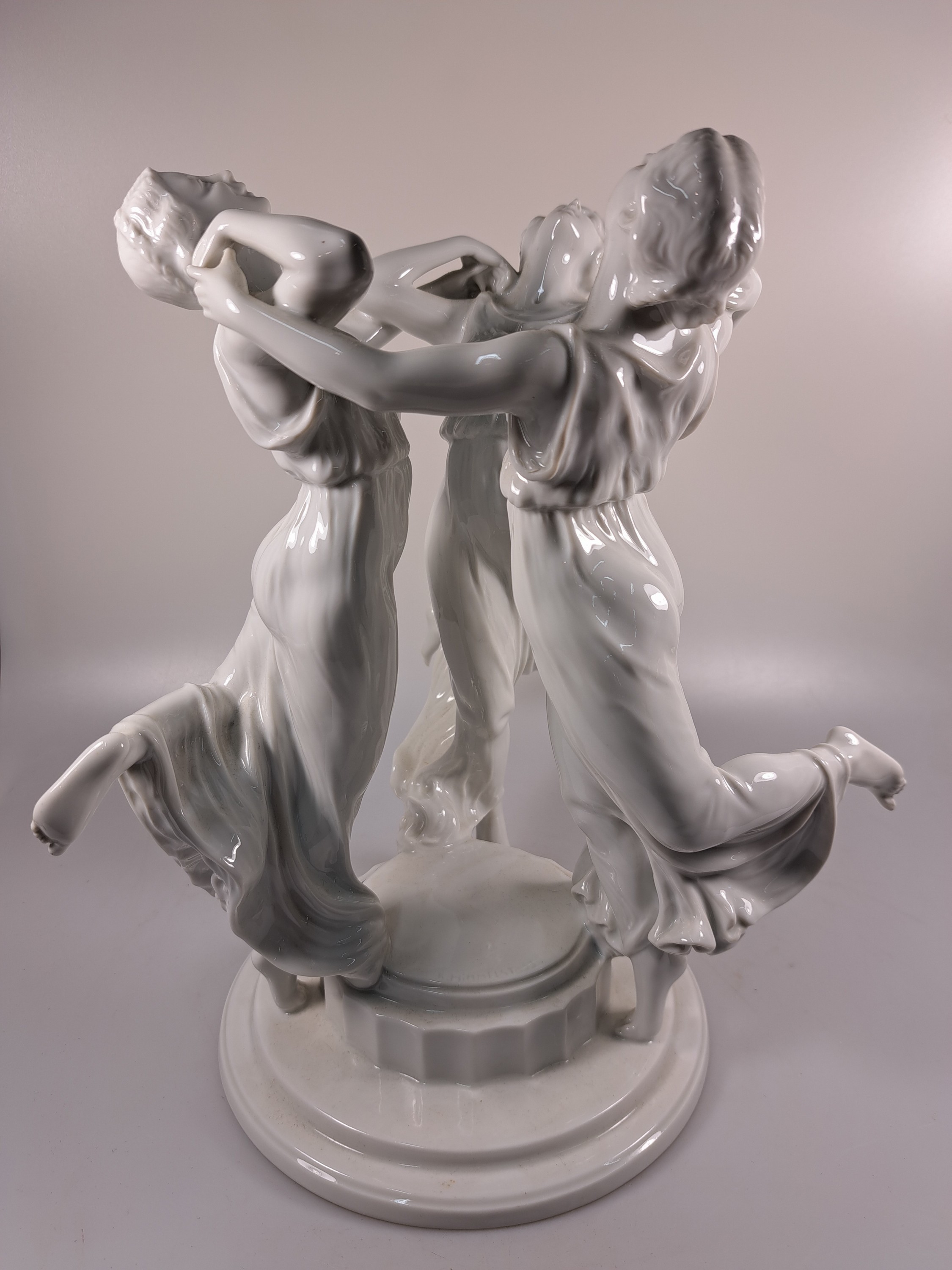 Detail f: Porzellangruppe/-Figur, Rosenthal, "Festreigen", Entwurf Karl Himmelstoss um 1913, frühe Ausformung um 1915-20, Rosenthal Selb Bavaria, ...