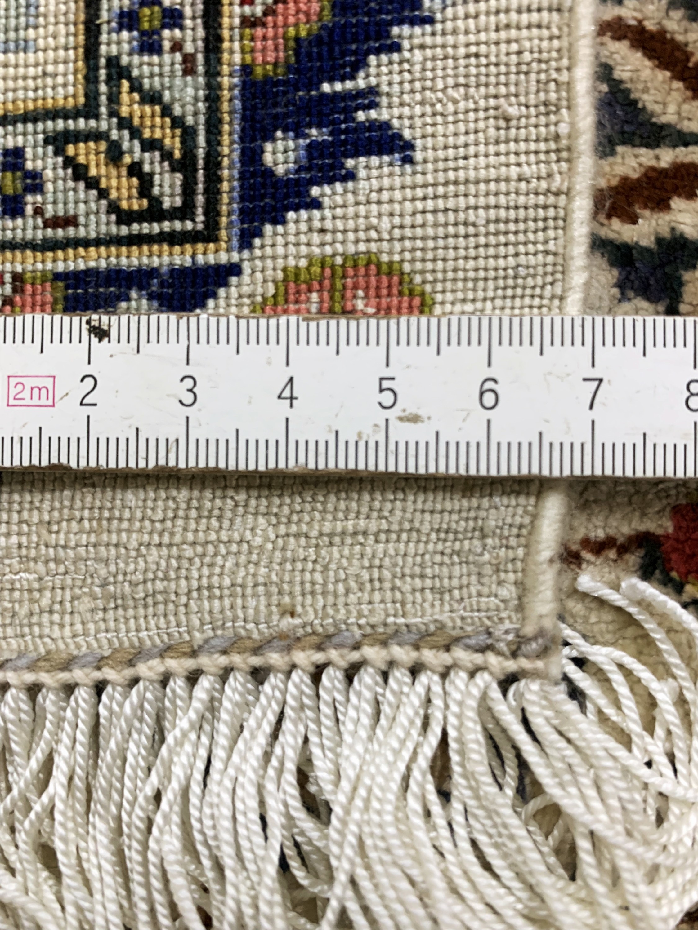 Detail i: Keschan Seide fein, Persien, signiert "Falah", Ende 20.Jhd, reine Naturseide, ca. 202 x 135 cm, EHZ: 2(Fransen erneuert)