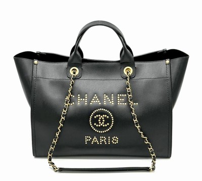 CHANEL Deauville Shopper