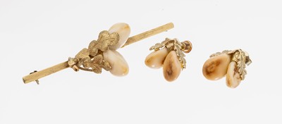 Image 26966540 - 14 kt Gold Grandel-Schmuckset, GG 585/000, best. aus: Paar Ohrstecker und Brosche, ...