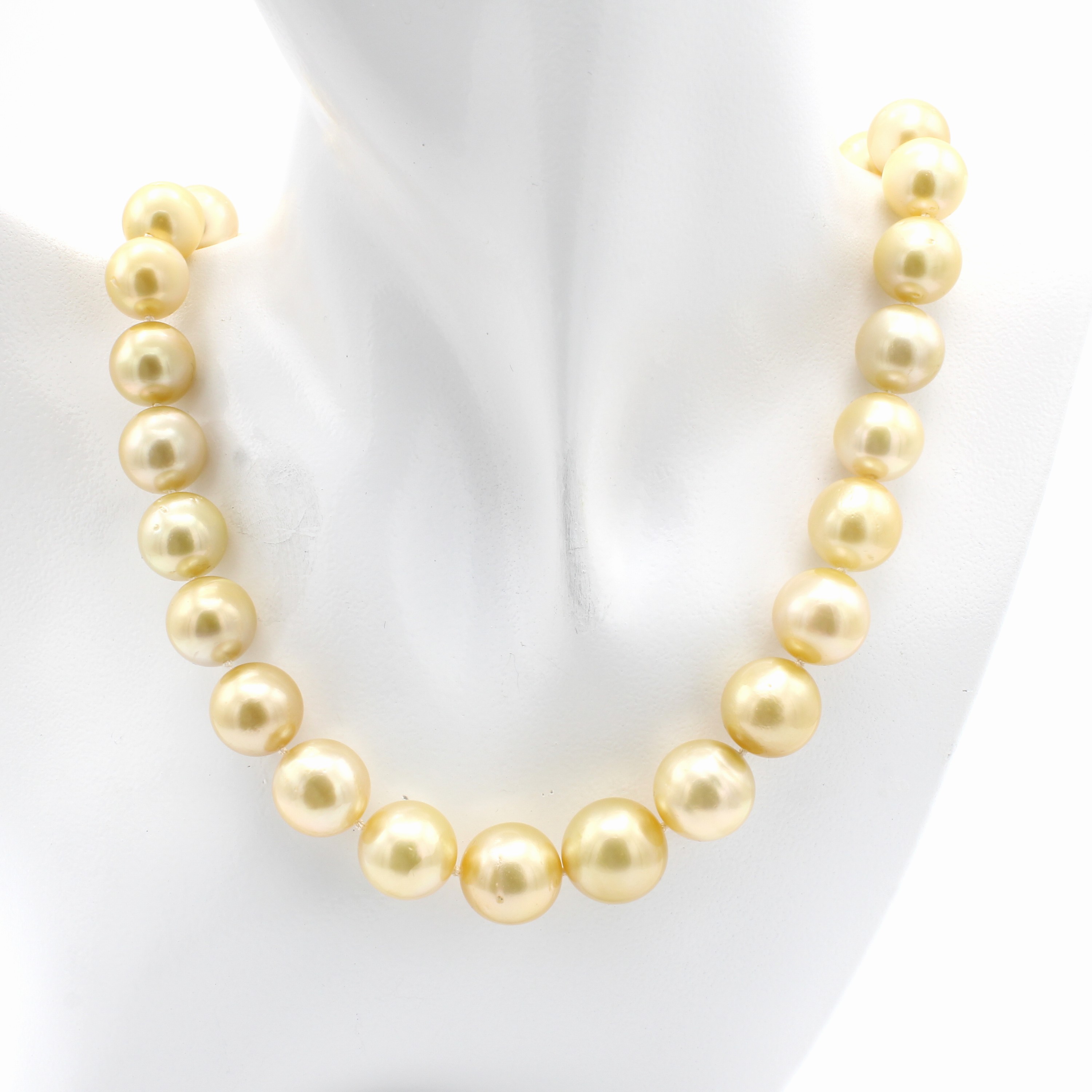 Image 26966603 - Collier aus Südseezuchtperlen und Brillanten, Kugelschl. GG 750/000 mattiert und ...