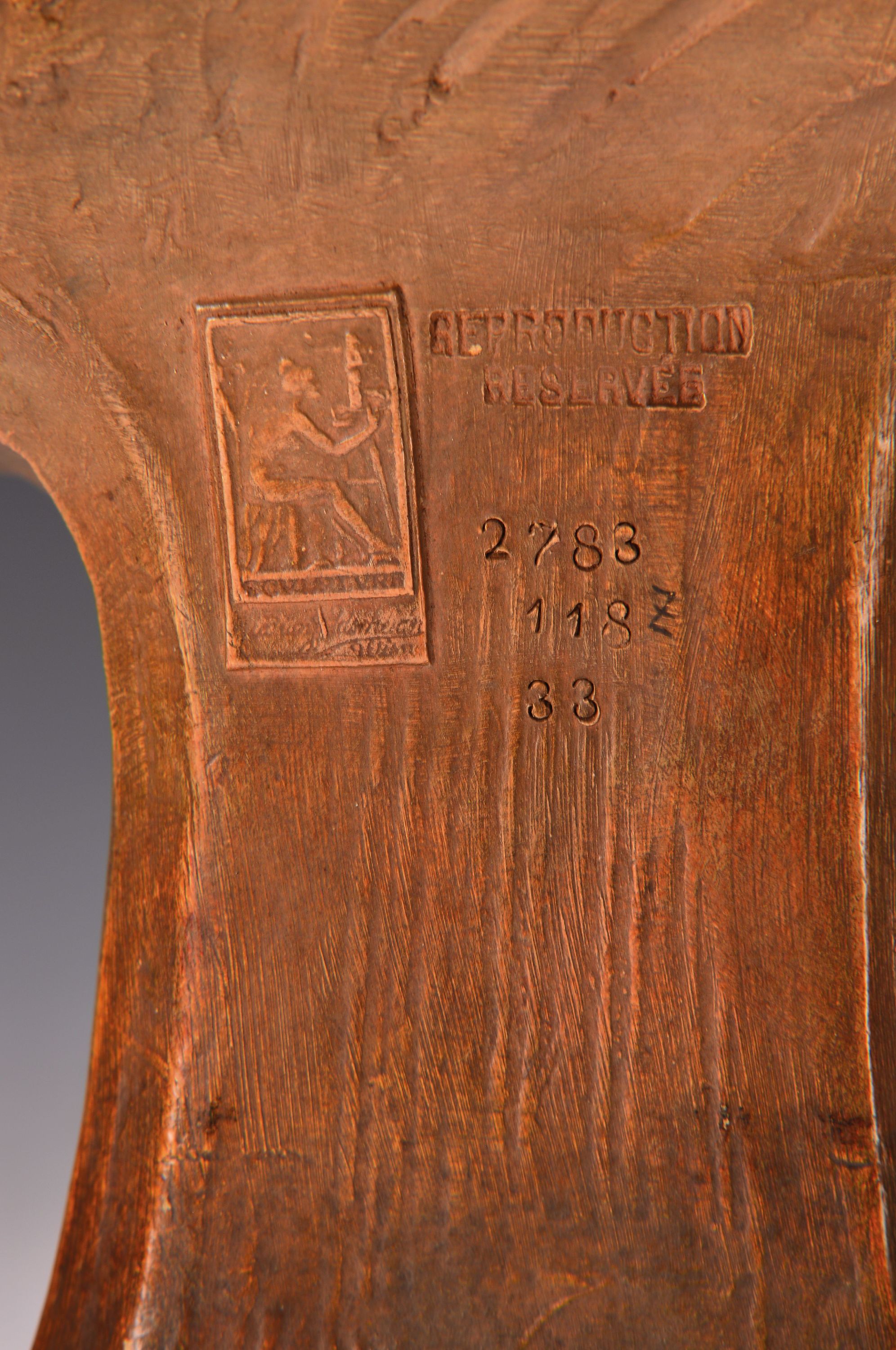 Detail a: Büste einer jungen Holländerin, Friedrich Goldscheider, Wien, um 1900/05, Steingut, glasiert, Mädchen mit holländischer Haube, signiert Haniroff, ...