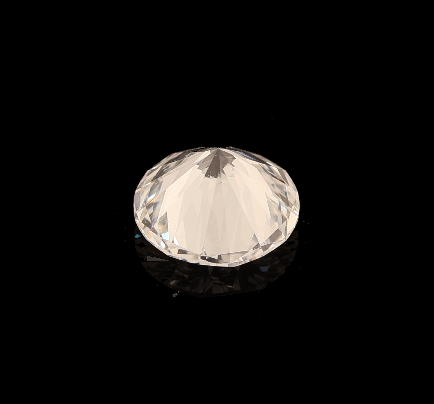 Detail b: Loser Brillant 1.197 ct hochfeines Weiß/lr ,6.86 x 6.92 x 4.09 mm, lt. Galia Expertise
