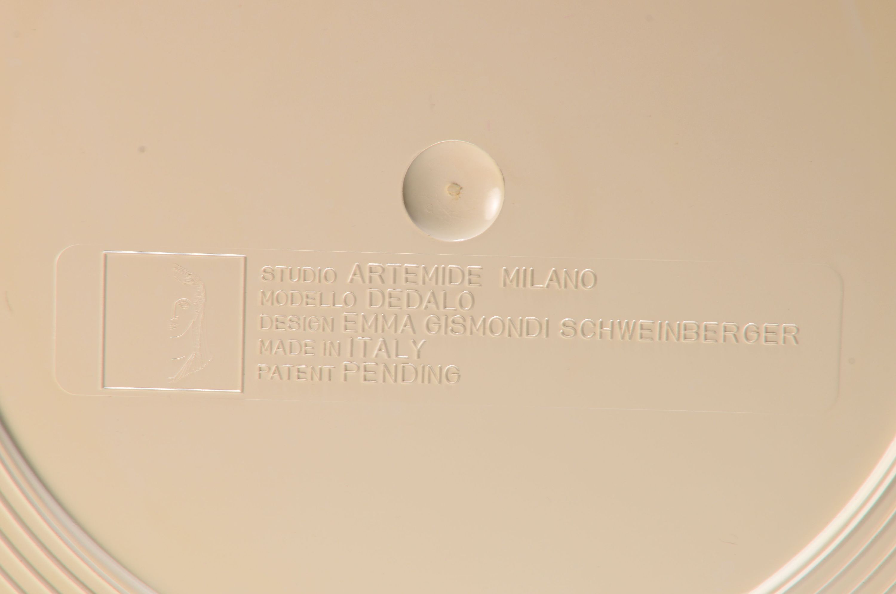 Detail a: Schirmständer "Dedalo", Artemide, Milano, Entw. Emma Gismondi Schweinberger, 1970er, Kunststoff, cremeweiß, Öffnungen für 7 Schirme, D. ...